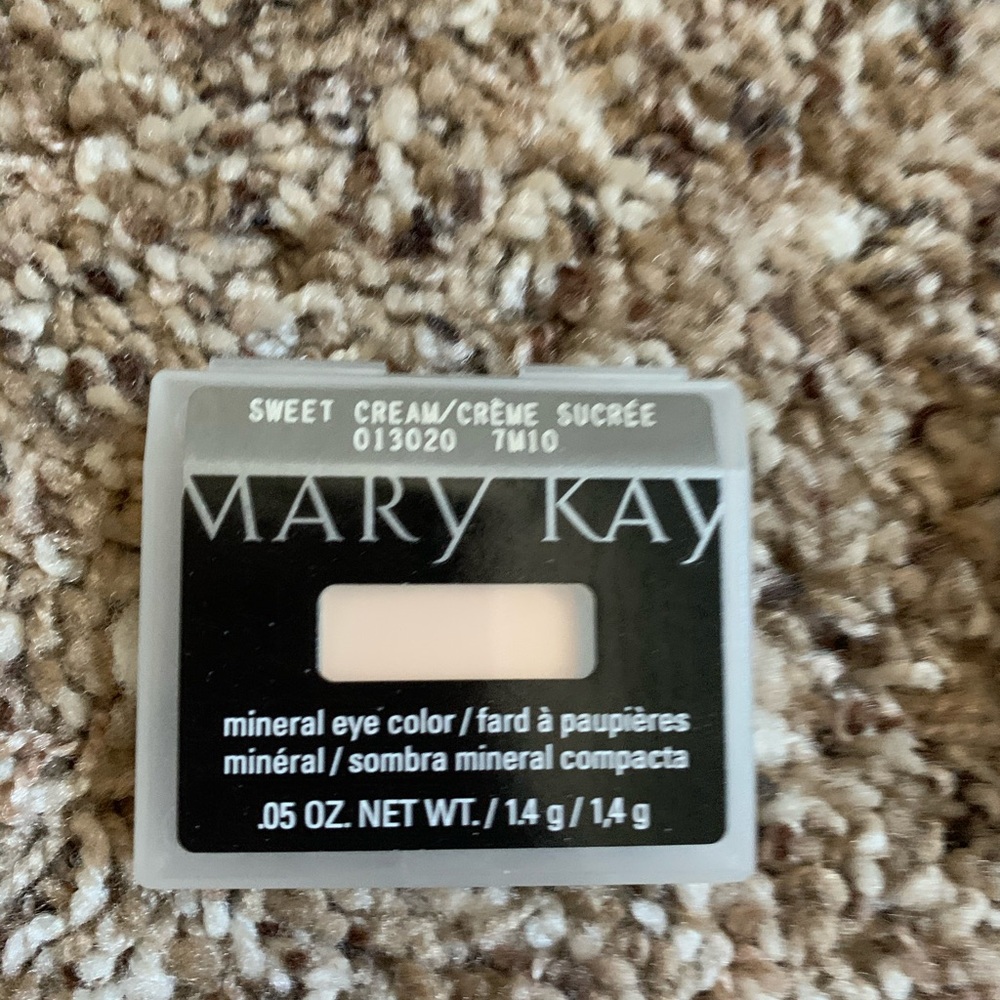 NEW Mary Kay Refill Mineral Eye Color!!!